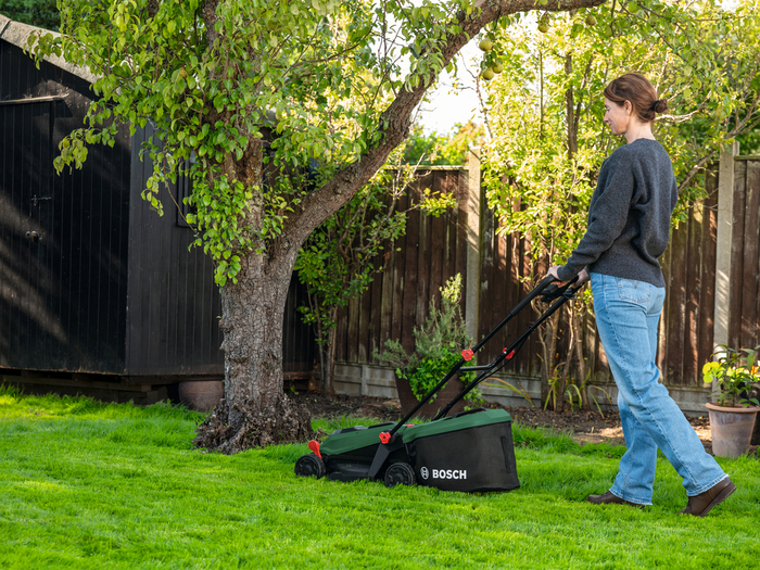 Bosch Rotak 18V-32 akku plæneklipper 4,0 Ah